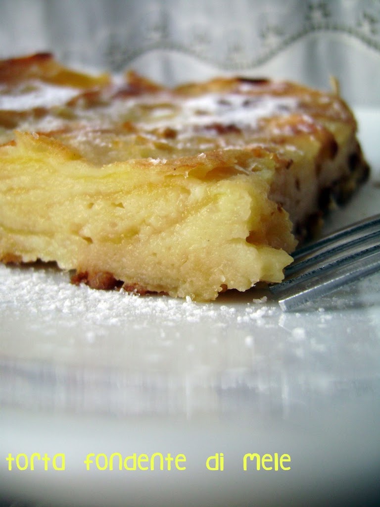 Torta fondente di mele
