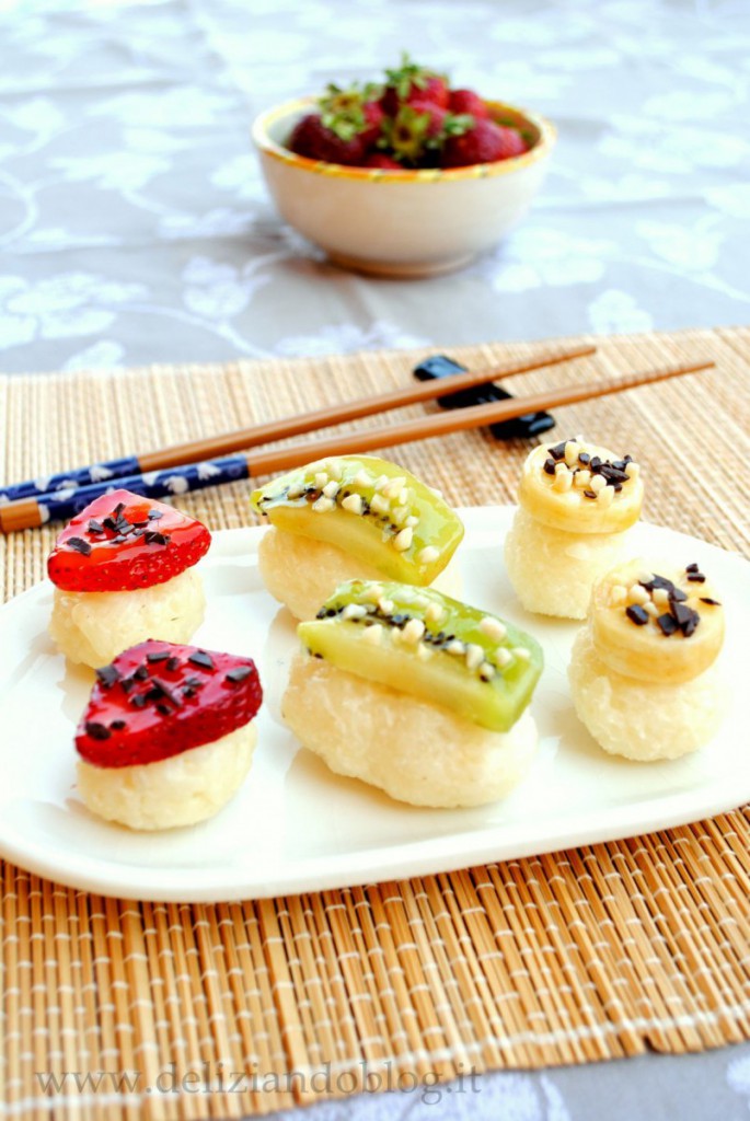 Sushi dolce di frutta