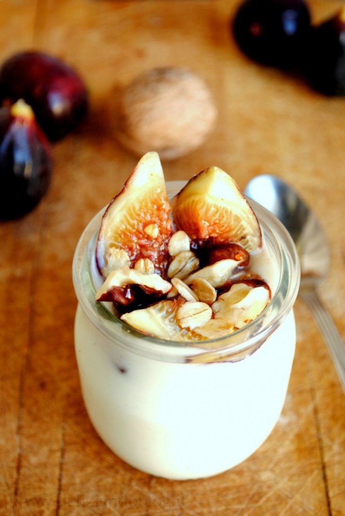Yogurt greco con fichi noci e miele & Degustabox